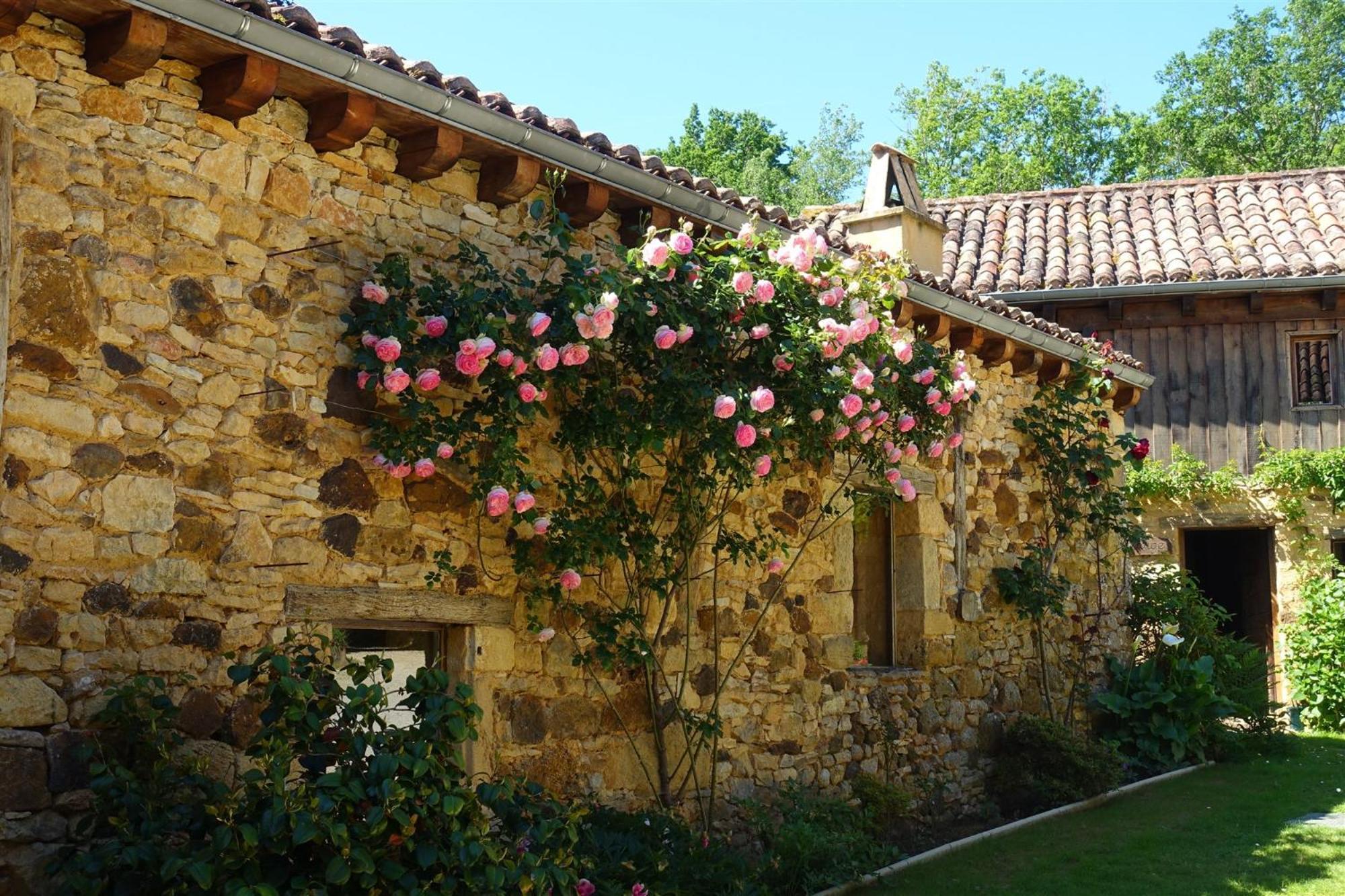 Domaine De Cournet Haut, A 17Th Century Property Set On A Calm, Idyllic Domain With Pool, Tennis, Bikes And More Les Vauries Extérieur photo
