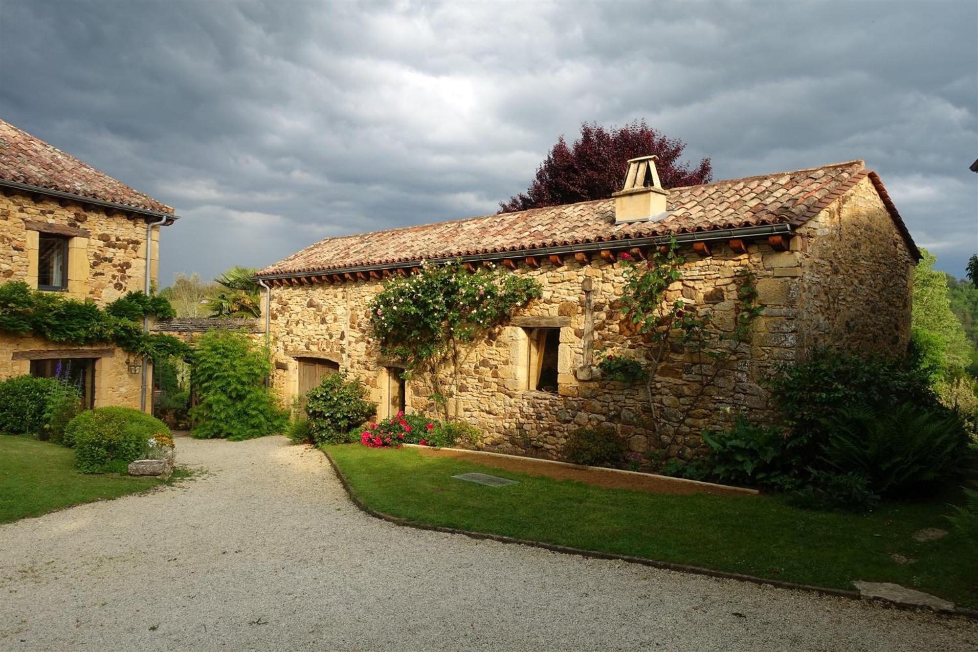 Domaine De Cournet Haut, A 17Th Century Property Set On A Calm, Idyllic Domain With Pool, Tennis, Bikes And More Les Vauries Extérieur photo